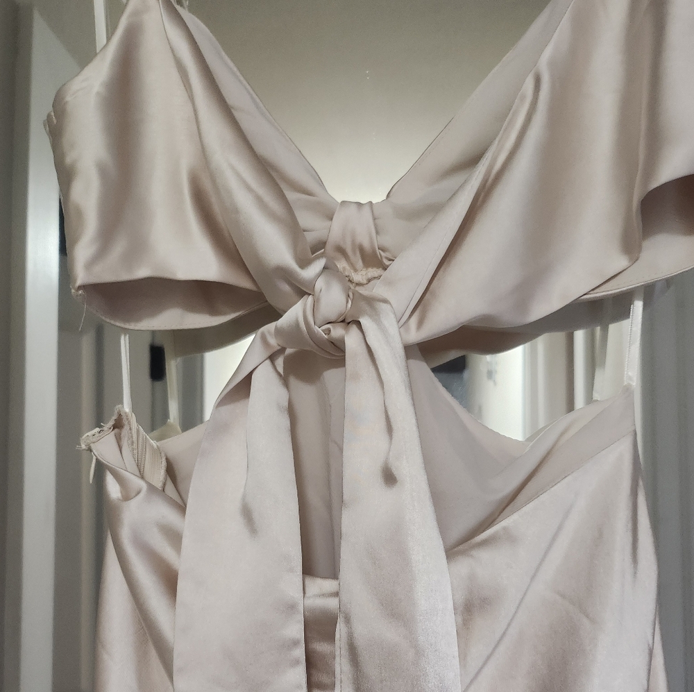 SELFIE LESLIE ACAPULCO CAMI STRAP TIED BACK SATIN MAXI DRESS CHAMPAGNE - Picture 15 of 16